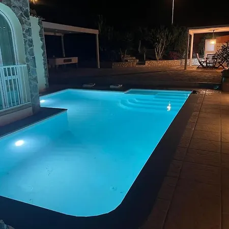 Casa Macken Con Piscina Climatizada Y Jacuzzi 別荘 San Bartolomé