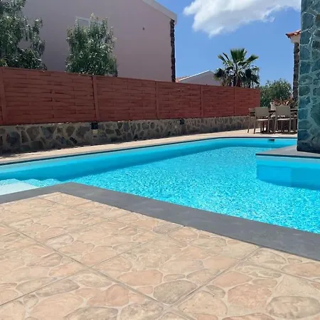 Casa Macken Con Piscina Climatizada Y Jacuzzi San Bartolome de Tirajana (Gran Canaria)
