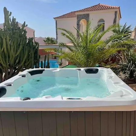Casa Macken Con Piscina Climatizada Y Jacuzzi 別荘 San Bartolomé